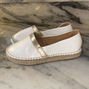 Michell McDowell Size 9 White and Gold Espadrille Boutique Flats